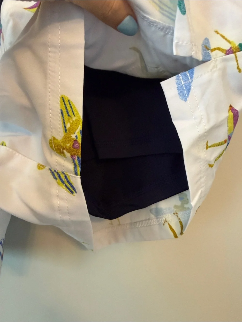 NWT Men’s White Surf Print Swim Trunks